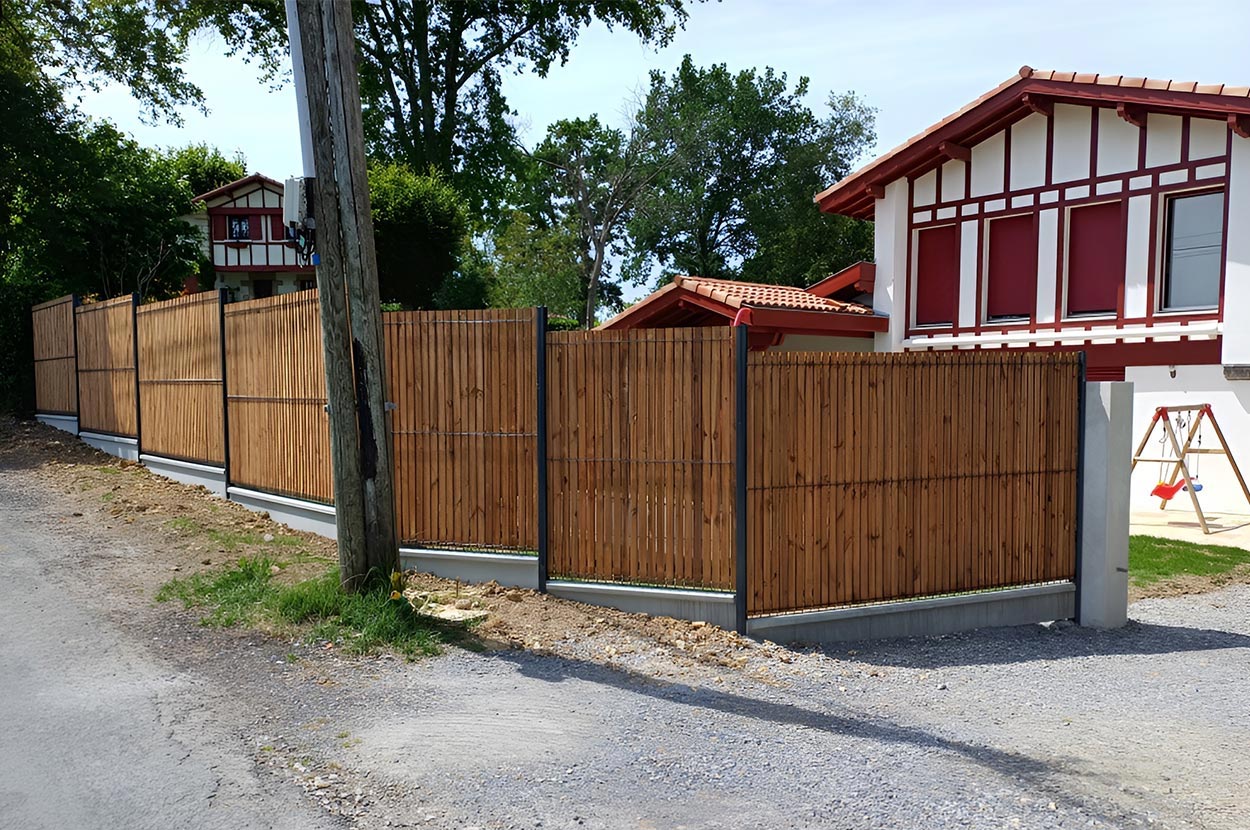 Artisan clôture et portail 40, Artisan clôture et portail 64, Artisan clôture et portail Bayonne, Artisan clôture et portail Hendaye, Artisan clôture et portail Pays basque, Clôture jardin Pays Basque 40, Clôture jardin Pays Basque 64, Clôture jardin Pays Basque Bayonne, Clôture jardin Pays Basque Hendaye, Clôture jardin Pays Basque Pays basque, Installation portail 40, Installation portail 64, Installation portail Bayonne, Installation portail Hendaye, Installation portail Pays basque, Portail sur-mesure Pays Basque 40, Portail sur-mesure Pays Basque 64, Portail sur-mesure Pays Basque Bayonne, Portail sur-mesure Pays Basque Hendaye, Portail sur-mesure Pays Basque Pays basque, Pose clôture 40, Pose clôture 64, Pose clôture Bayonne, Pose clôture Hendaye, Pose clôture Pays basque