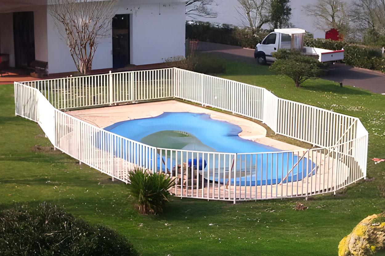 Artisan clôture et portail 40, Artisan clôture et portail 64, Artisan clôture et portail Bayonne, Artisan clôture et portail Hendaye, Artisan clôture et portail Pays basque, Clôture jardin Pays Basque 40, Clôture jardin Pays Basque 64, Clôture jardin Pays Basque Bayonne, Clôture jardin Pays Basque Hendaye, Clôture jardin Pays Basque Pays basque, Installation portail 40, Installation portail 64, Installation portail Bayonne, Installation portail Hendaye, Installation portail Pays basque, Portail sur-mesure Pays Basque 40, Portail sur-mesure Pays Basque 64, Portail sur-mesure Pays Basque Bayonne, Portail sur-mesure Pays Basque Hendaye, Portail sur-mesure Pays Basque Pays basque, Pose clôture 40, Pose clôture 64, Pose clôture Bayonne, Pose clôture Hendaye, Pose clôture Pays basque