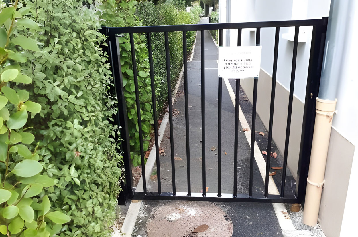 Artisan clôture et portail 40, Artisan clôture et portail 64, Artisan clôture et portail Bayonne, Artisan clôture et portail Hendaye, Artisan clôture et portail Pays basque, Clôture jardin Pays Basque 40, Clôture jardin Pays Basque 64, Clôture jardin Pays Basque Bayonne, Clôture jardin Pays Basque Hendaye, Clôture jardin Pays Basque Pays basque, Installation portail 40, Installation portail 64, Installation portail Bayonne, Installation portail Hendaye, Installation portail Pays basque, Portail sur-mesure Pays Basque 40, Portail sur-mesure Pays Basque 64, Portail sur-mesure Pays Basque Bayonne, Portail sur-mesure Pays Basque Hendaye, Portail sur-mesure Pays Basque Pays basque, Pose clôture 40, Pose clôture 64, Pose clôture Bayonne, Pose clôture Hendaye, Pose clôture Pays basque