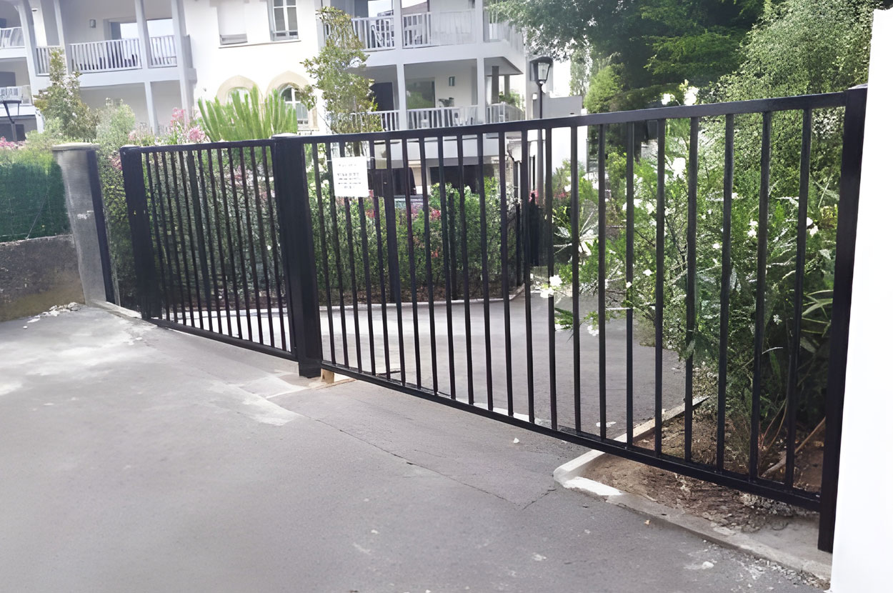 Artisan clôture et portail 40, Artisan clôture et portail 64, Artisan clôture et portail Bayonne, Artisan clôture et portail Hendaye, Artisan clôture et portail Pays basque, Clôture jardin Pays Basque 40, Clôture jardin Pays Basque 64, Clôture jardin Pays Basque Bayonne, Clôture jardin Pays Basque Hendaye, Clôture jardin Pays Basque Pays basque, Installation portail 40, Installation portail 64, Installation portail Bayonne, Installation portail Hendaye, Installation portail Pays basque, Portail sur-mesure Pays Basque 40, Portail sur-mesure Pays Basque 64, Portail sur-mesure Pays Basque Bayonne, Portail sur-mesure Pays Basque Hendaye, Portail sur-mesure Pays Basque Pays basque, Pose clôture 40, Pose clôture 64, Pose clôture Bayonne, Pose clôture Hendaye, Pose clôture Pays basque