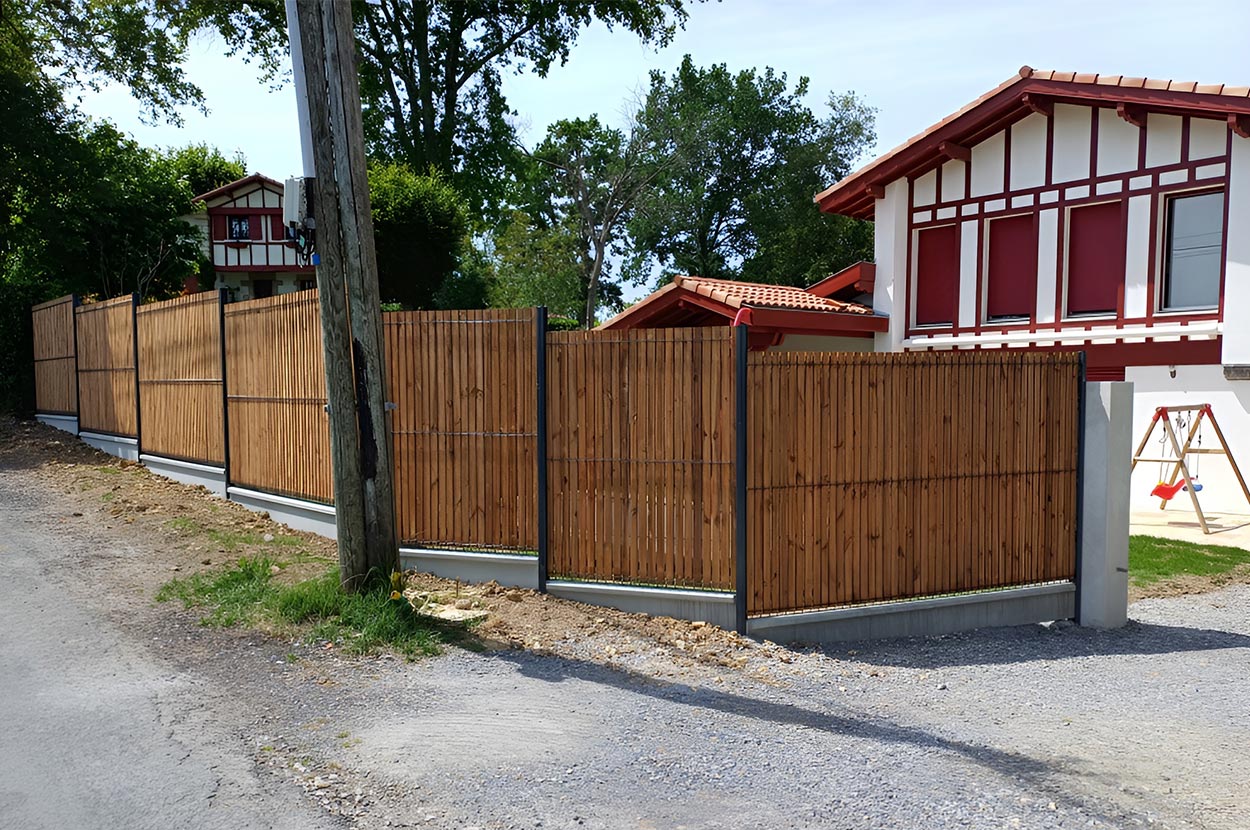 Artisan clôture et portail 40, Artisan clôture et portail 64, Artisan clôture et portail Bayonne, Artisan clôture et portail Hendaye, Artisan clôture et portail Pays basque, Clôture jardin Pays Basque 40, Clôture jardin Pays Basque 64, Clôture jardin Pays Basque Bayonne, Clôture jardin Pays Basque Hendaye, Clôture jardin Pays Basque Pays basque, Installation portail 40, Installation portail 64, Installation portail Bayonne, Installation portail Hendaye, Installation portail Pays basque, Portail sur-mesure Pays Basque 40, Portail sur-mesure Pays Basque 64, Portail sur-mesure Pays Basque Bayonne, Portail sur-mesure Pays Basque Hendaye, Portail sur-mesure Pays Basque Pays basque, Pose clôture 40, Pose clôture 64, Pose clôture Bayonne, Pose clôture Hendaye, Pose clôture Pays basque